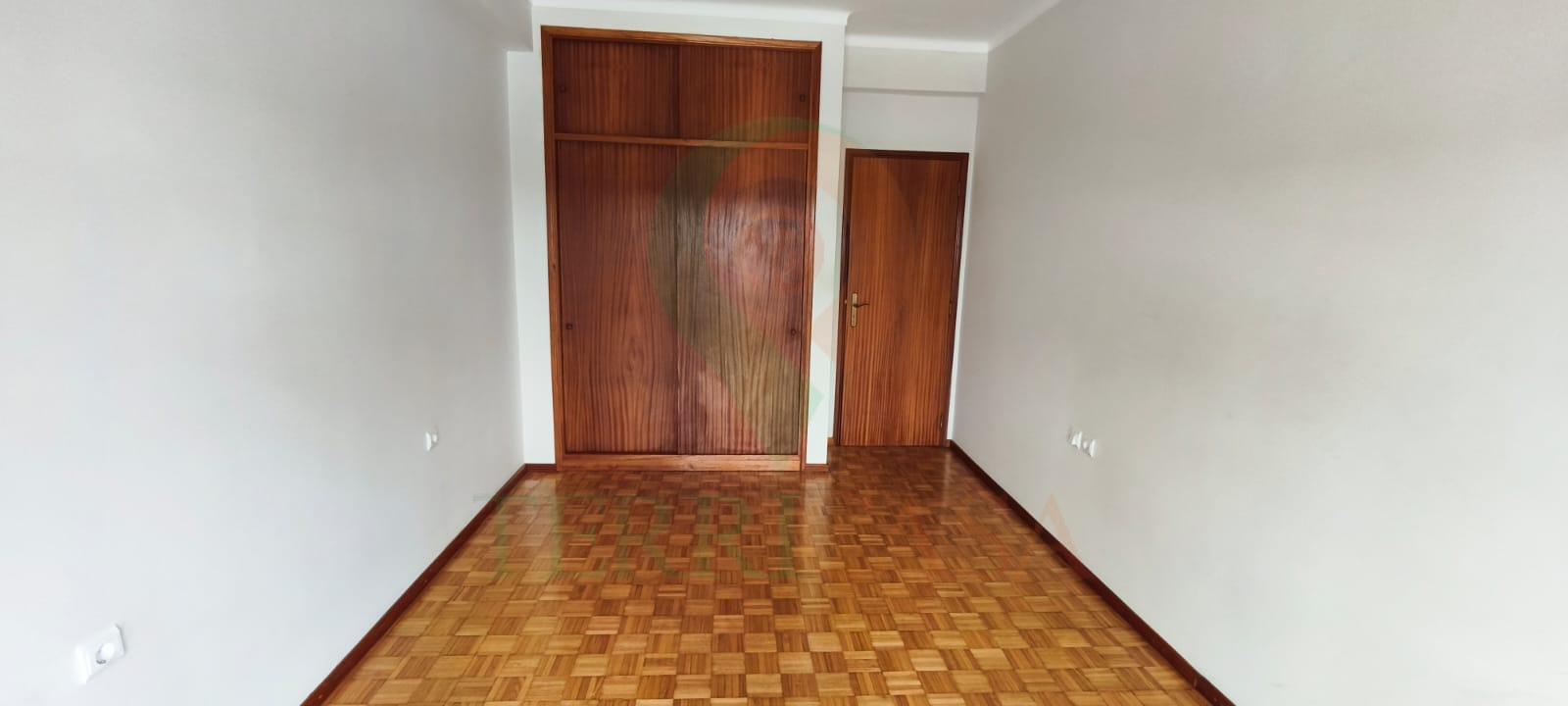 1600