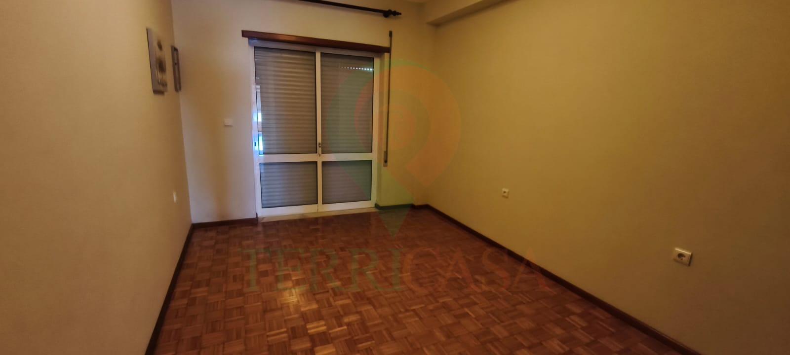 1600