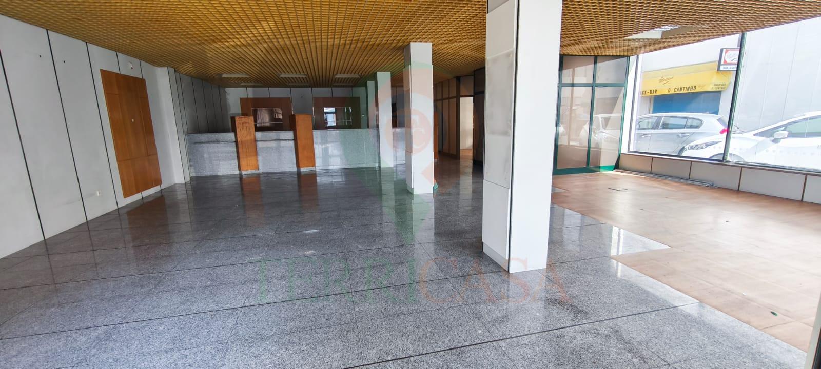 1600